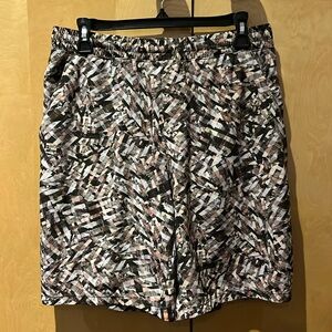 Lululemon men’s pace breaker lined shorts 9 inch